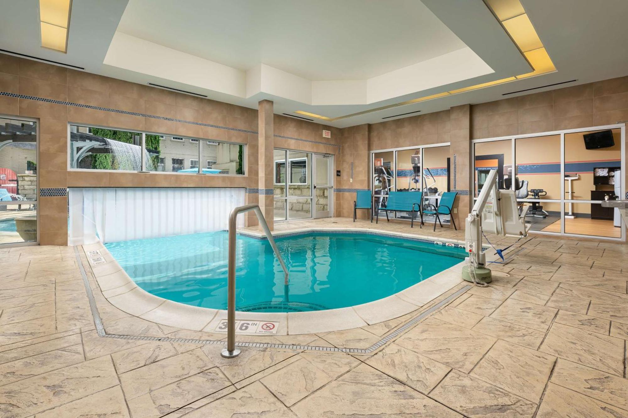 Hampton Inn & Suites Chattanooga Downtown Exteriör bild